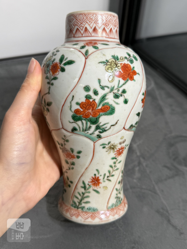 清康熙五彩开光折枝花卉纹盖瓶 - 图5